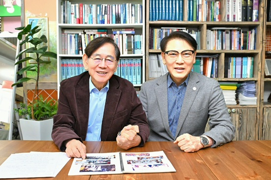 국제독립교회연합회 총회장 림택권 목사(좌)와 사무총장 임우성 목사(우)